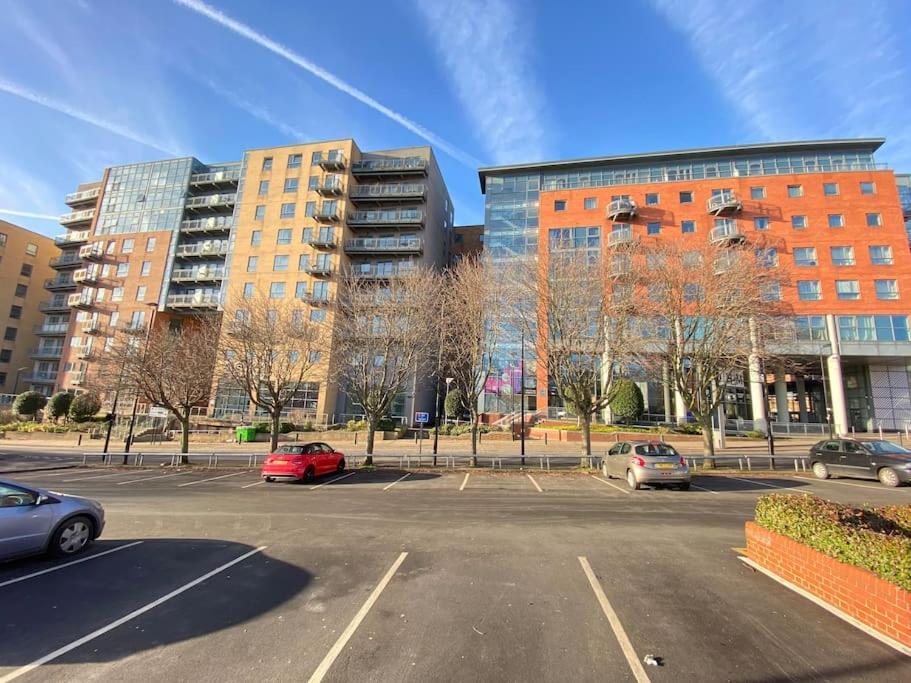Sheffield City Centre Apartment & Balcony Exterior foto