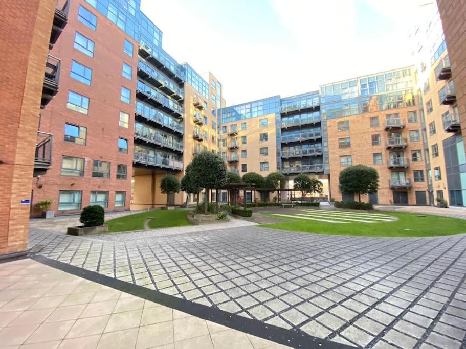 Sheffield City Centre Apartment & Balcony Exterior foto