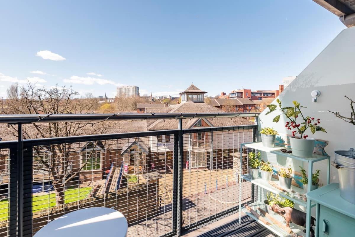Sheffield City Centre Apartment & Balcony Exterior foto